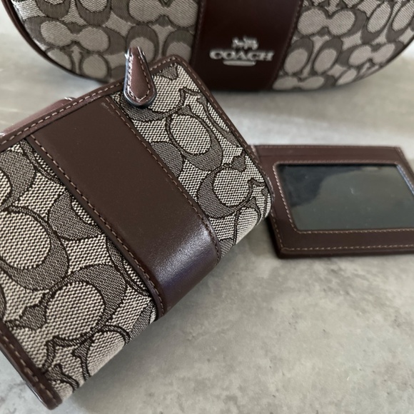 Coach Carmen Signature Hobo Bag, Matching Wallet & Card Case Set - Picture 5 of 8